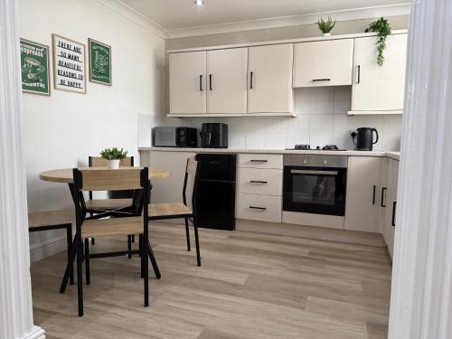 Entire home, perfect for staying with friends and family – khách sạn tại Croxteth