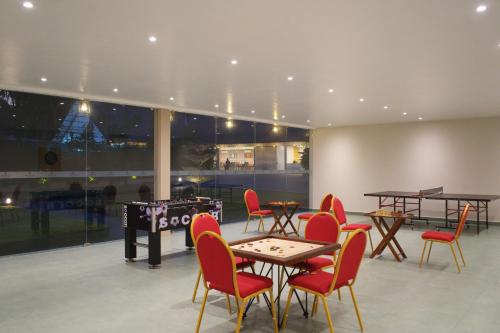 Atpūtas iespējas, KANOVA Luxury Riverside Resort in Athirapally
