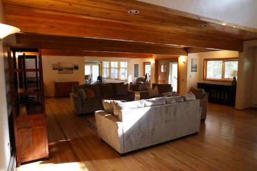Spacious, welcoming and beautiful 4-bedroom house in College (AK)