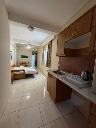 Paradise Hotel – Kos Town, AZ