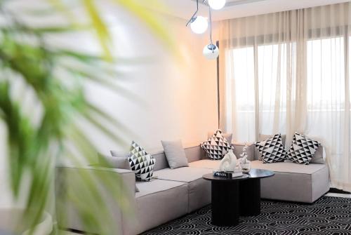 Elegant Hay Riad Tower Apartment – khách sạn tại Hay Riad