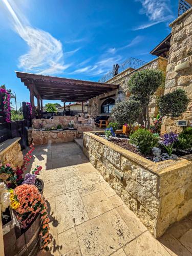 The Stone Villa Luxury Nature Retreat Galilee in 치포리