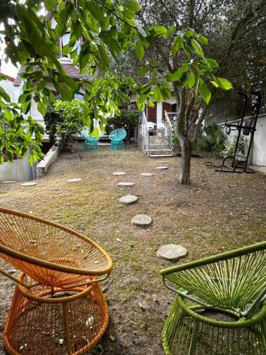 Le " Cerisier " Villa Male dorm shared room 8pm to 10am in La Courneuve