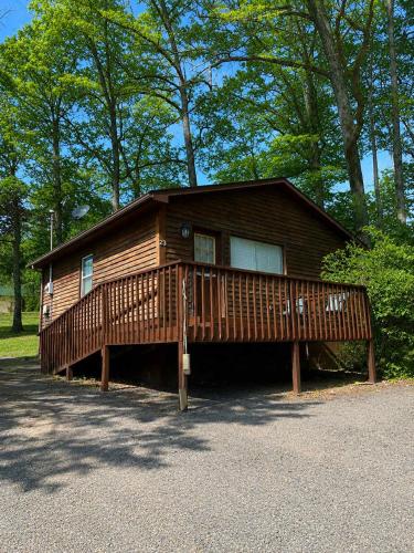 One Bedroom Cozy Cabin #23 on Patoka Lake in Southern Indiana in Tunnelton, Vereinigte Staaten von Amerika