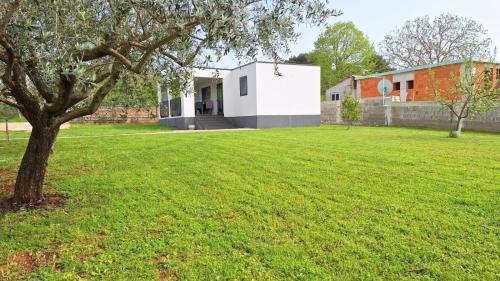 Holiday Home Lucija - image 2