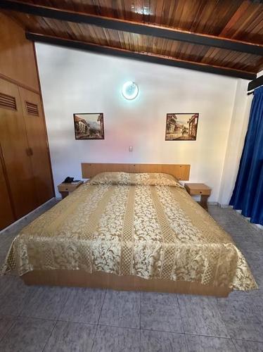 Oviedo Hotel R