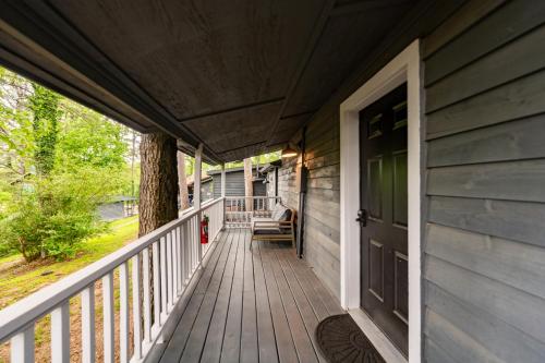 Loblolly Pines CenterPoint Camp House in Eureka Springs, USA