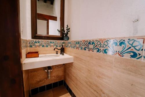Casa Tridentino - A Timeless Colonial Treasure! - image 5