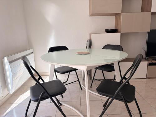 T3 lumineux 2 chambres terrasse et parking in Alco