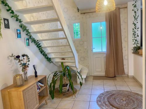 Maison avec jacuzzi proche circuit 24h et Boulerie Jump in Yvre-l'Eveque