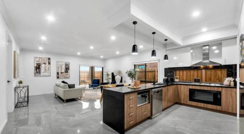 Rockbank Business & Family Stay in Melton South