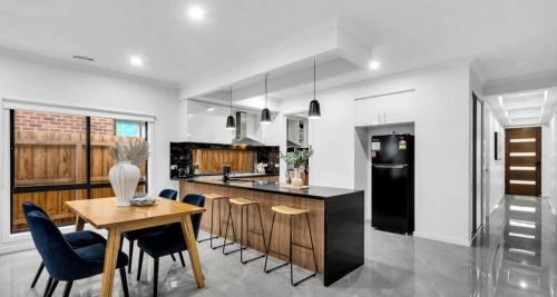 Rockbank Business & Family Stay in Melton South