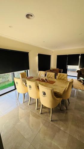 Greenpoint Luxury Residence in Caroline Springs