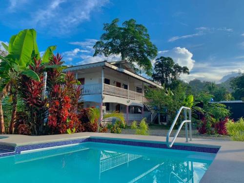 Hotel Magnolia in Hone Creek
