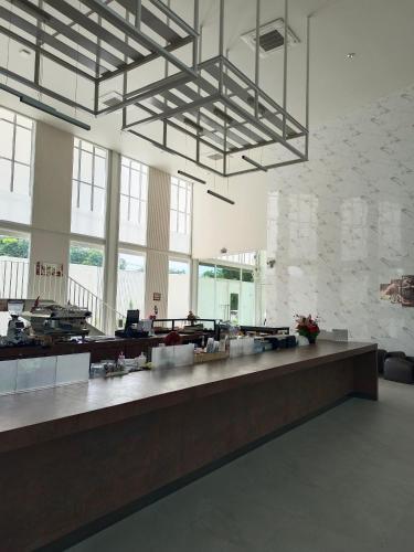 Restaurant, Sweet Side Stay in Banphot Phisai