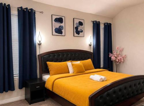 New Luxury King Suite Private Bath 2 Walk-In Closets Fast WiFi