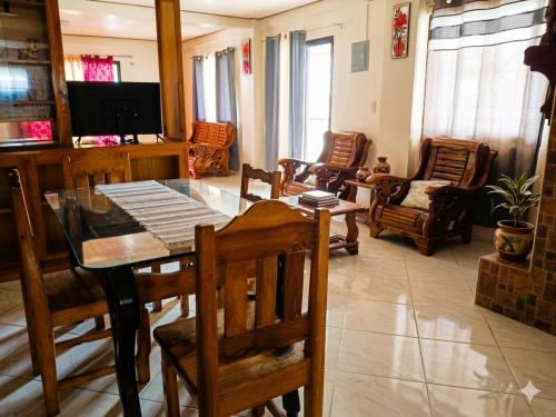 The Mountain Home by Raya's Guesthouse in Baguio City East