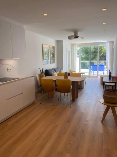 Luminoso apartamento en segunda línea playa 438