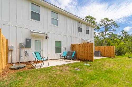 Exterior view, Lost Bay Hideaway in Waterfront/beach