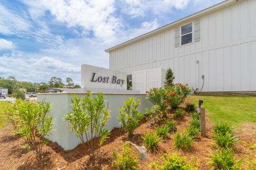 Exterior view, Lost Bay Hideaway in Waterfront/beach