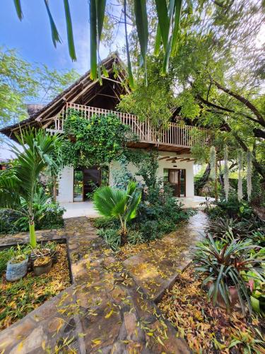 Cave House in Kilifi