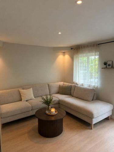 Bright Nordic Apartment Near Beaches & City Center in Ullern