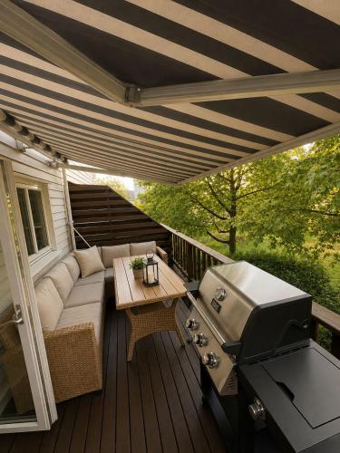 Bright Nordic Apartment Near Beaches & City Center in Ullern