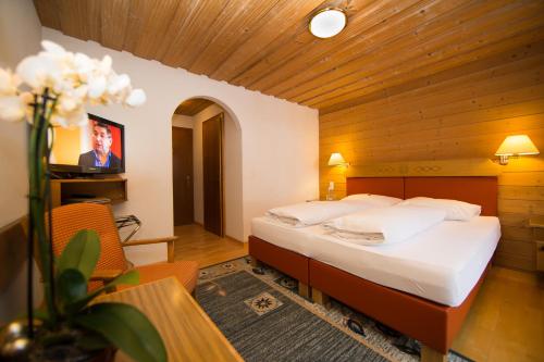 3 bedrooms, 5 beds