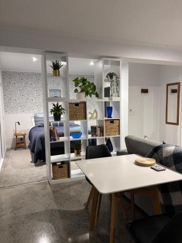 Location, luxury and stylish comfort, Гамильтон (фото 3)