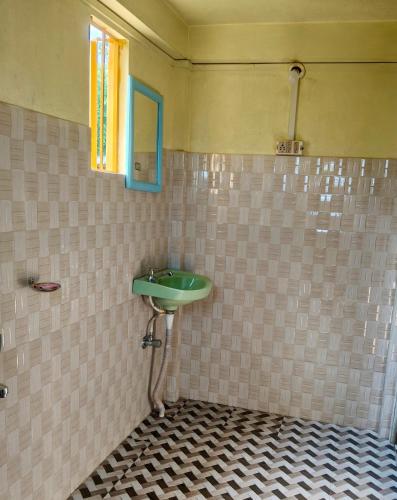 Bathroom, Travellers Hut Homestay Mawlynnong l Blossom Garden in Pynursla