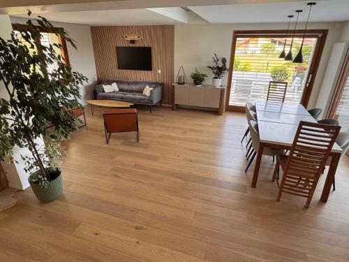 Villa piscine vue Lac 4 chambres in Anthy-sur-Leman