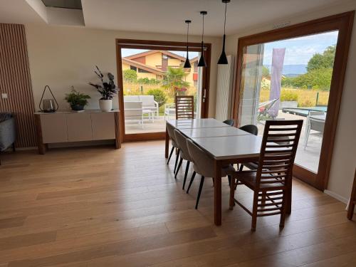 Villa piscine vue Lac 4 chambres in Anthy-sur-Leman