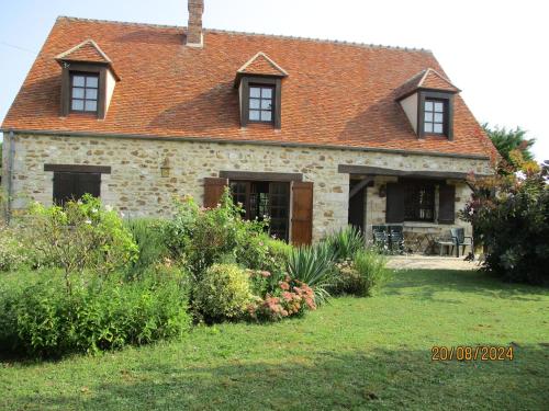 Maison de caractère (Maison de caractere) in Saint-Fargeau-Ponthierry