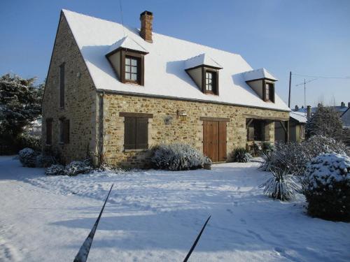 Maison de caractère (Maison de caractere) in Saint-Fargeau-Ponthierry