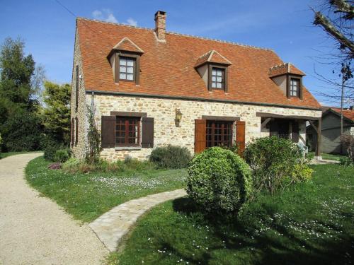 Maison de caractère (Maison de caractere) in Saint-Fargeau-Ponthierry