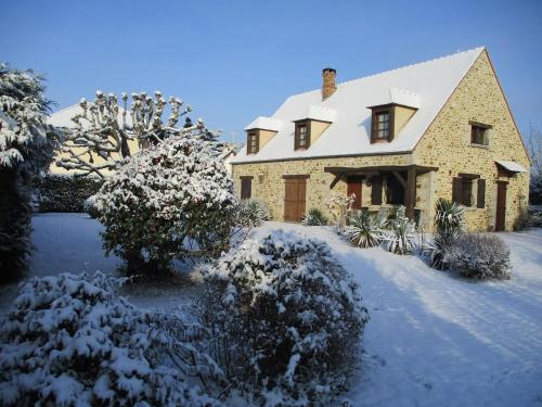 Maison de caractère (Maison de caractere) in Saint-Fargeau-Ponthierry