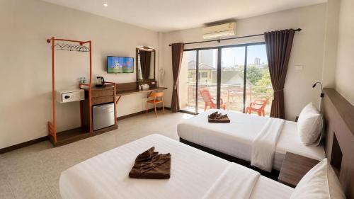 room detail thumbnail 2
