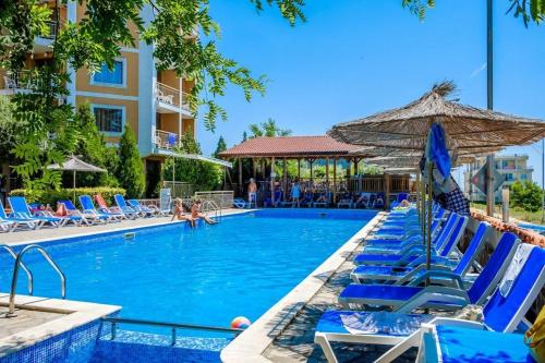 Басейн, Hotel Vemara Club in Бяла