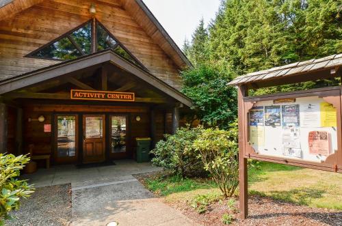 South Jetty Camping Resort Cabin 1 - image 7