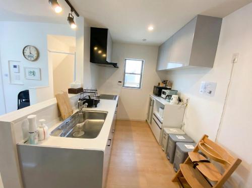 Kitchen, Family House with Free Parking - 5 Min to JR & Metro in North Osaka