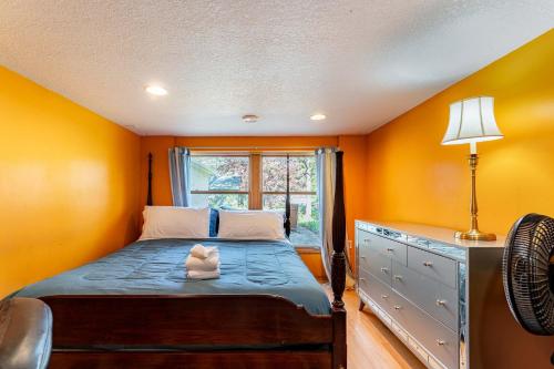 2BR Basement - Near St Paul - WFH Desk & Patio in Oakdale (Minnesota)