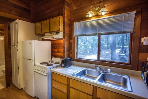 Lake Texoma Camping Resort Cabin 17