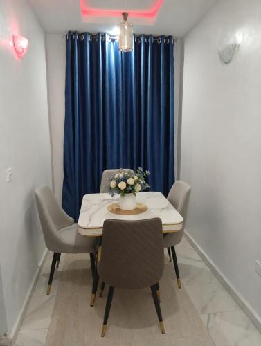 Highland Breeze Hotel and Apartments Limited in ยอส