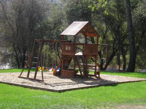 Ponderosa Camping Resort Park Model 7
