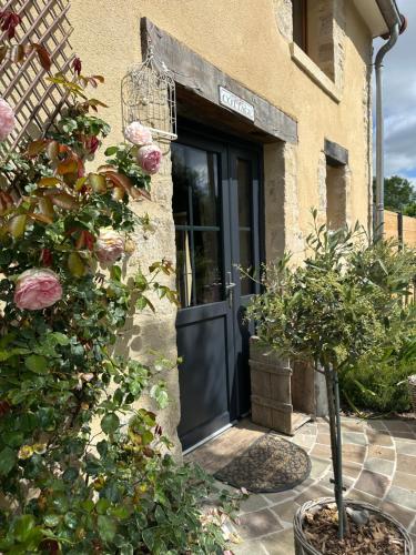 Cottage aux roses in Colomby