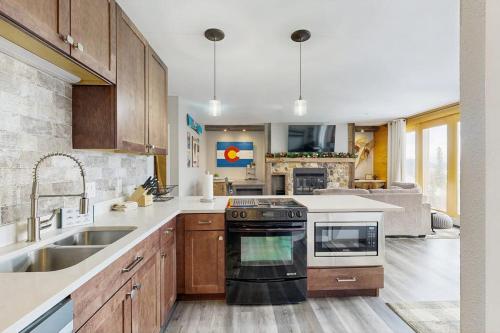 Mountain View & Timber Ridge Escape in Silverthorne, USA