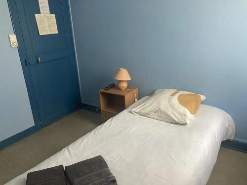 1 twin bed
