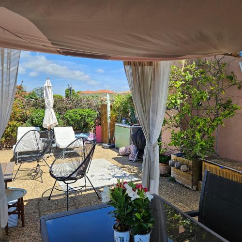 Balcony/terrace, Appartement toit terrasse vue mer et montagnes in Ventabrun