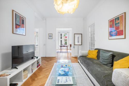 Charming & Comfortable - Near the Port / Parking
