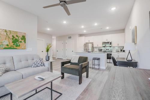 Landing Incredible 1BD Pool - Suncoast Estates, FL